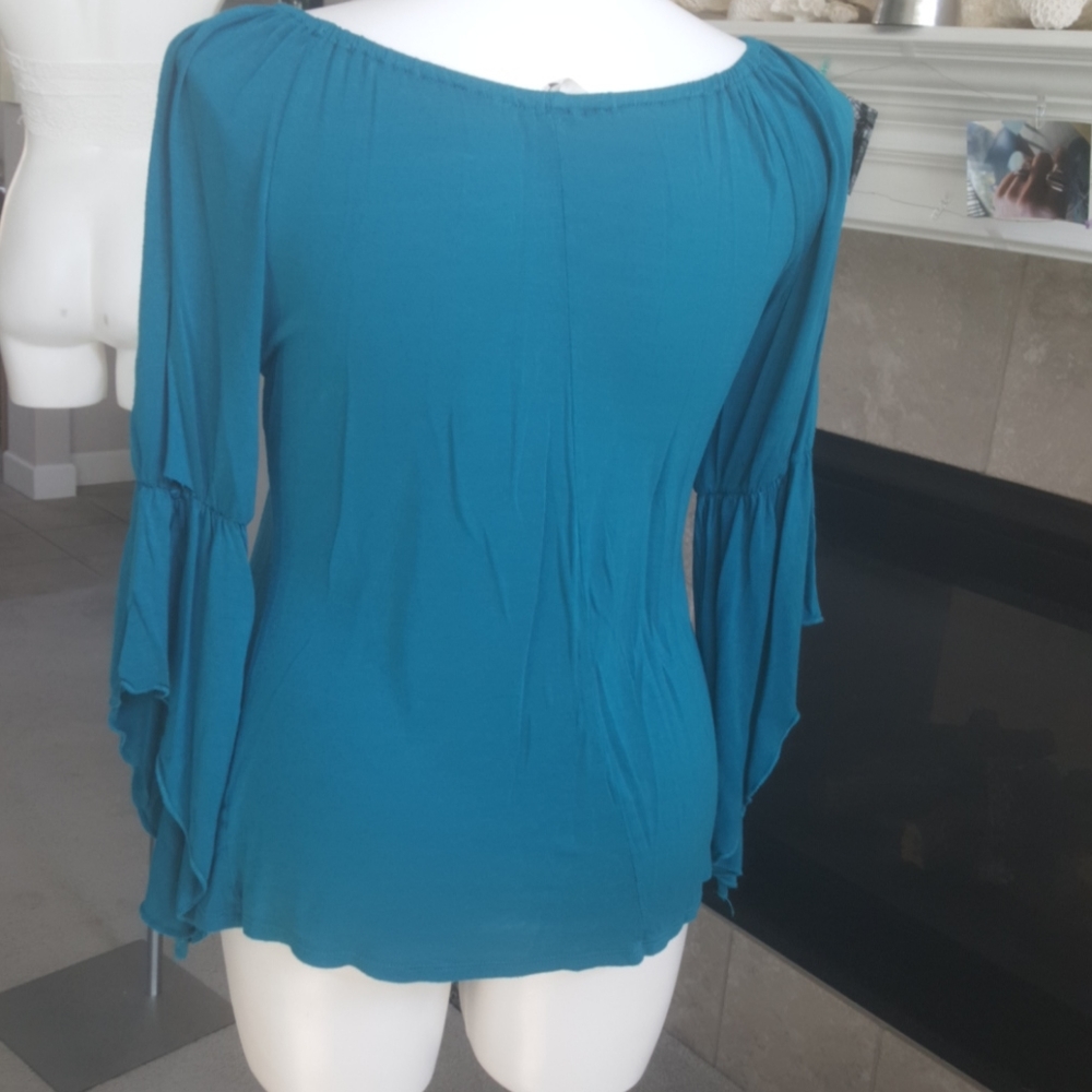 The Hanger. Teal soft flowing top.med.